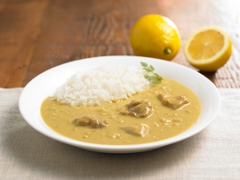 「素材を生かしたシチリアレモンのクリーミーチキンカレー」（良品計画発表資料より）