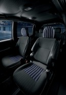 コンパクト2BOXカー「スペイド」の特別仕様車「F“Queen Ⅱ”」（写真提供：トヨタ自動車）