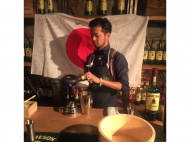 「JAMESON」のミドルトン蒸留所で行われたカクテルコンペティション世界大会に日本代表として出場したみごとに優勝した日本人バーテンダー、東京「Bar霞町嵐」所属の新井和久氏。日本人の優勝は初めて