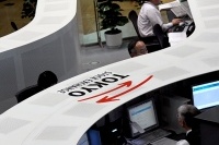 ショックで緊急入院した世界のマーケット。手術はせず、集中治療室に入るまでもなく、急回復でピンチを脱したように見える。だがそれは「持病化」しただけのこと。