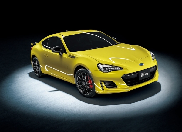 富士重工業が大幅改良して発売するスポーツカー「SUBARU BRZ」の最上級グレード「GT」をベースとした特別仕様車「Yellow Edition」（プロトタイプ）の外観。（写真提供：富士重工業）