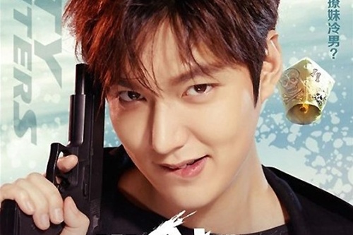 俳優イ・ミンホが主演を演じる映画『バウンティー・ハンターズ』のポスターが公開され、話題となっている。[写真]映画『バウンティー・ハンターズ』ポスター