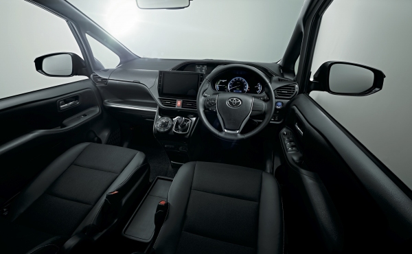 ミニバン「ノア」の特別仕様車「Si“W×B”」のインテリア。（ハイブリッド車）。（写真提供：トヨタ自動車）