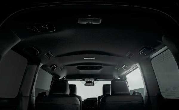 ミニバン「ノア」の特別仕様車「Si“W×B”」のブラックインテリア［ルーフ・ピラーガーニッシュ］。（写真提供：トヨタ自動車）