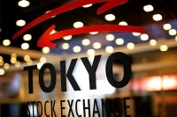 雇用統計でNYダウは大幅高でも依然、円高。参議院選挙の結果はすでに織り込み済み。LINE上場の夏祭りも主力銘柄には影響せず、材料が為替レート一本槍の週になりそう。