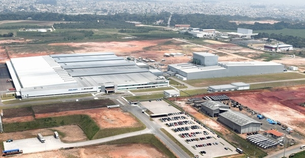 住友ゴム工業は、ブラジル工場にトラック・バス用タイヤの生産設備を新設する。（写真提供：住友ゴム工業）