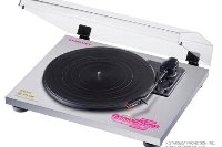 TN-100NOFUとカラーフェルト製マット （ティアックの発表資料より）