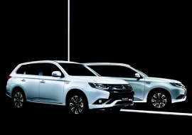 7月27日、5月に資本提携を発表していた日産自動車、三菱自動車が揃って2016年4~6月期決算を発表した。写真は、欧米市場で人気の衰えていない「アウトランダーPHEV」。 7月27日、5月に資本提携を発表していた日産自動車、三菱自動車が揃って2016年4~6月期決算を発表した。写真は、欧米市場で人気の衰えていない「アウトランダーPHEV」。