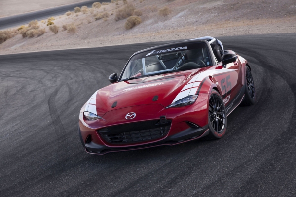 「MX-5」（日本名:ロードスター）をベースとした、レースイベント「GLOBAL MX-5 CUP」用の世界統一仕様レース車。（写真提供：マツダ）