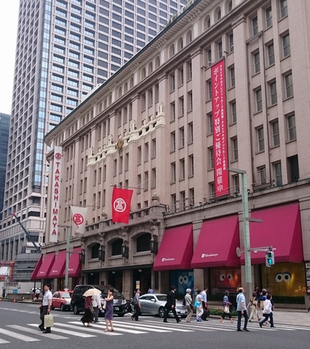 7月の全国百貨店売上高は前年同月比で0.1％減と5カ月連続のマイナスだったものの、同マイナス3.5％だった6月よりは改善を見せた。写真は、東京都中央区日本橋の高島屋。