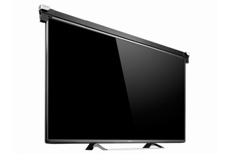 テレビに取り付けると、専用ペンでタッチ操作ができるようになる器具「てれたっち（DA-TOUCH）」をテレビに取り付けたイメージ。（アイ・オー・データ機器のWebサイトより）