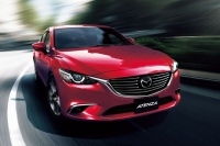 マツダが改良して発売したフラッグシップモデル「アテンザセダン」 （XD L Package、写真提供：マツダ）