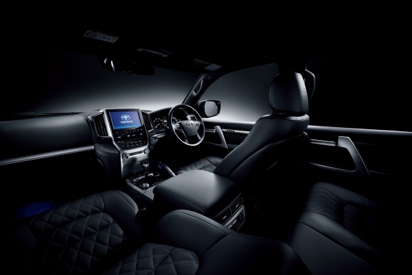 ランドクルーザーの特別仕様車「ZX“G-FRONTIER”」（ブラック、写真提供：トヨタ自動車）