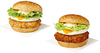 日本ケンタッキー・フライド・チキンが9月8日から発売する「月見チキンフィレサンド」と「月見和風チキンカツサンド」。（写真：同社発表資料より）