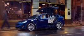 電気自動車SUV「Tesla Model X」（テスラモーターズジャパン発表資料より）