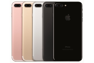 携帯キャリア3社は16日、米アップルの新型スマートフォン「iPhone 7」「iPhone 7 Plus」を発売した。（写真提供：アップル）