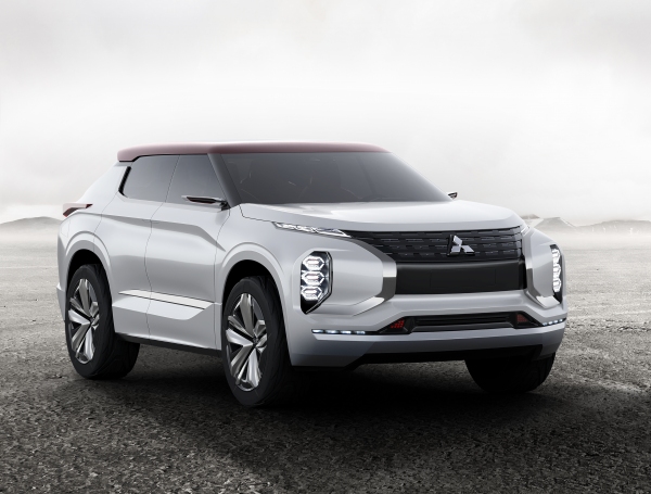三菱自動車が2016年パリモーターショーで初公開する、次世代クロスオーバーSUVのコンセプトカー「MITSUBISHI GT-PHEV Concept」（写真提供：三菱自動車）
