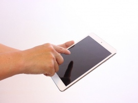 「電子書籍利用に関する実態調査」の結果によると、電子書籍の利用を検討する人のうち4人に1人が「月額制の読み放題型」を検討しているという。また、「月額制の読み放題型」を利用する人のうち、電子書籍リーダー購入を前向きに検討している人は半数近くにも登った。 「電子書籍利用に関する実態調査」の結果によると、電子書籍の利用を検討する人のうち4人に1人が「月額制の読み放題型」を検討しているという。また、「月額制の読み放題型」を利用する人のうち、電子書籍リーダー購入を前向きに検討している人は半数近くにも登った。