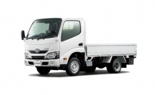 トヨタ自動車が一部改良して発売するダイナ カーゴ（シングルキャブ・標準デッキ・ジャストロー・1.5t積・ディーゼル車・2WD・ホワイト・オプション装着車）（写真提供：トヨタ自動車）