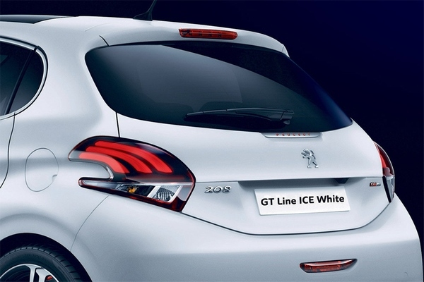 プジョー・シトロエン・ジャポンのコンパクトカー「208」の限定車「GT Line – ICEEDITION (アイス エディション)」（写真提供：プジョー・シトロエン・ジャポン）