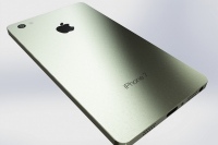 日本でさらに販売拡大を狙うアップルに対して規制当局も警戒している。iPhoneは仕入れ価格が高く、利益率が低いぶん販売奨励金という名目で利益の補てんがなされている。このことが一因となって、販売奨励金の原資となる通信料が高止まりしている。