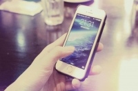 スマートフォンからのインターネット利用者数は2016年8月時点で5,697万人となり、PCからの利用者数の1.3倍の規模となった。