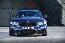 ビー・エム・ダブリューは、高性能スポーツカー「M3セダン」の特別限定車「30 Jahre M3」を発売する。（写真提供：BMW）