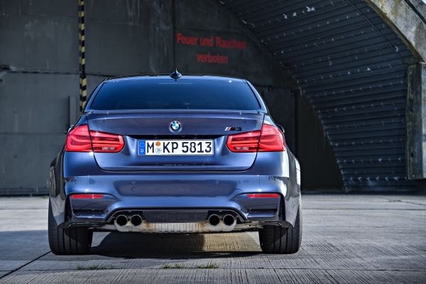 ビー・エム・ダブリューは、高性能スポーツカー「M3セダン」の特別限定車「30 Jahre M3」を発売する。（写真提供：BMW）