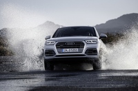 アウディは、パリモーターショーでSUVの新型「Audi Q5」を発表した。（写真提供：アウディジャパン）