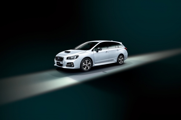 富士重工業が12月12に発売する「レヴォーグ」の特別仕様車「1.6GT EyeSight Smart Edition」（写真提供：富士重工業）