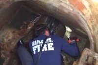 下水に落ちた子ネコ！救出方法は水を流してキャッチしたのでした！