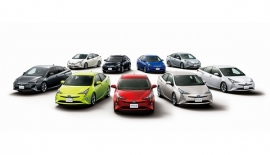 4～9月の車名別新車販売台数は、トヨタ自動車のハイブリッド車（HV）「プリウス」が前年同期比2.5倍の13万6,616台で首位だった。（写真提供：トヨタ自動車）