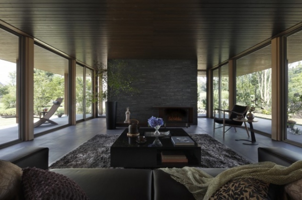 積水ハウスは、今年8月木造住宅「シャーウッド」からフラッグシップとして「新しい日本の邸宅」をテーマに「Gravis Stage(グラヴィス ステージ)」を新発売している