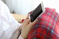 視聴行動分析サービスを提供するニールセンは、2016年上半期のPCとスマートフォンの利用実態をまとめたレポート「Digital Trends 2016 上半期」を公開した。これによれば、スマホからのインターネット利用者数は8月時点で、PCからの利用者数の1.3倍にあたる5697万人となった。