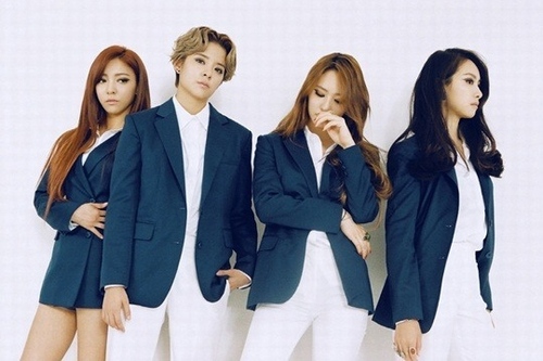 ガールズグループf(x)が歌う「Electric Shock」のミュージックビデオの再生回数が１億回を超え、注目を集めている。写真：SMエンターテインメント