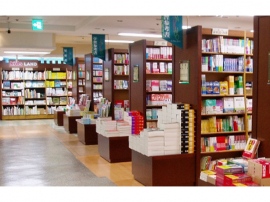 書店経営業者の売上高が伸びた背景には、売上高100億円以上の企業の好調な業績がある。