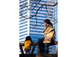 匿名ブログ「保育園落ちた日本死ね!!!」が、国会で物議を醸したのは今年の2月。それからおよそ9か月後、今度は2016年11月9日付の匿名ブログ「ふざけんな世田谷!自営業を保育園に入れろ」が話題になっている 匿名ブログ「保育園落ちた日本死ね!!!」が、国会で物議を醸したのは今年の2月。それからおよそ9か月後、今度は2016年11月9日付の匿名ブログ「ふざけんな世田谷!自営業を保育園に入れろ」が話題になっている