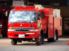 消防庁や各自治体が「消防女子」の採用に力を入れ、就職説明会や支援活動を積極的に実施。女性ならではのソフトできめ細かい対応が期待されている。