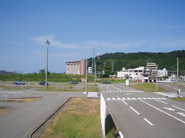 2017年3月12日から道路交通法が改正され「準中型免許」が導入される。これから免許を取得する場合、運転できる車の範囲が変わるため、要件を確認しておくことが重要だ。