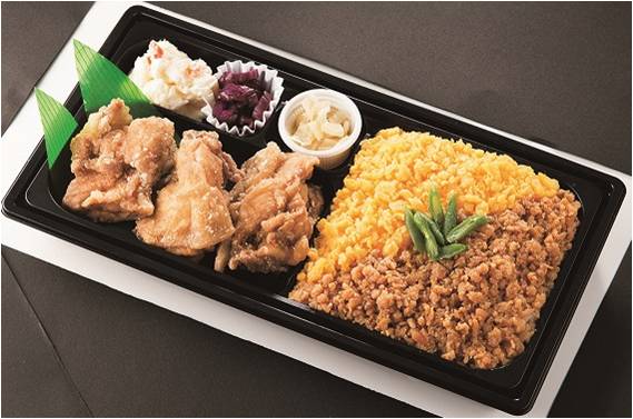 「おかず本舗 佃浅」の「葱塩かぼすだれの唐揚げと鶏そぼろ弁当」1,188円（大丸松坂屋百貨店報道資料より）