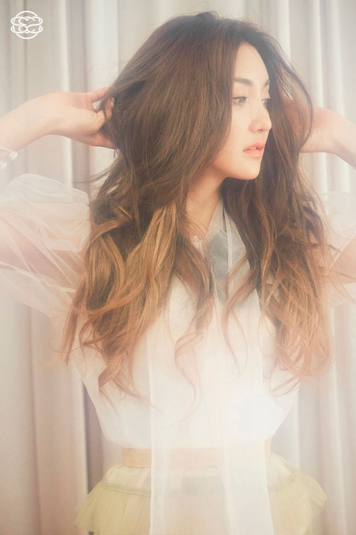 レジェンドグループS.E.Sがデビュー20周年記念スペシャルアルバム「Remember」を発売し、魅力の異なるダブルタイトル曲で歌謡界に登場する。写真：SMエンターテインメント
