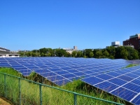 日本がトップを走っていた太陽電池事業だが、世界メーカーにいまや2・3歩差をつけられている