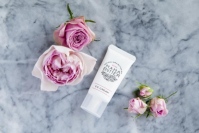 ママバターから、高いスキンケア効果で上質なツヤ肌へ導く「CCクリーム ローズ」が限定新発売