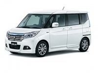 スズキ・ソリオ ハイブリッドSZ。206.28万円。ガソリン車に比べて40万円ほど高い