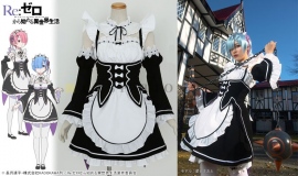 『Re:ゼロから始める異世界生活』“ラム&レム メイド服セット”が展示!コスプレイヤーさんはは秋葉原へGO!! 『Re:ゼロから始める異世界生活』“ラム&レム メイド服セット”が展示!コスプレイヤーさんはは秋葉原へGO!!