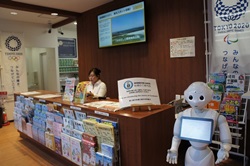 ロボットなどによる接客と地域情報発信の実証実験会場のイメージ（写真：大日本印刷発表資料より）