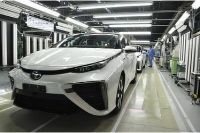 生産中のMIRAIの様子（トヨタ自動車の発表資料より）