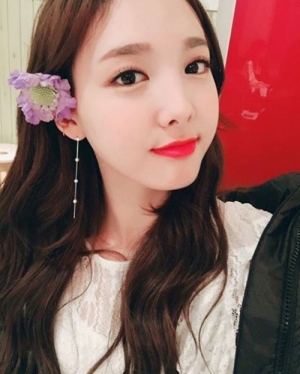 [写真]TWICE公式インスタグラム