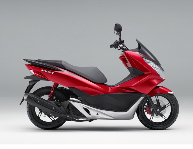 PCX (キャンディーロージーレッド<ツートーン>)