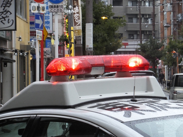 昨年1年間に警察が認知した刑法犯罪件数は99万6204件で、戦後初めて100万件を下回る。凶悪犯や窃盗が減少した一方、詐欺などの知能犯は増加している。